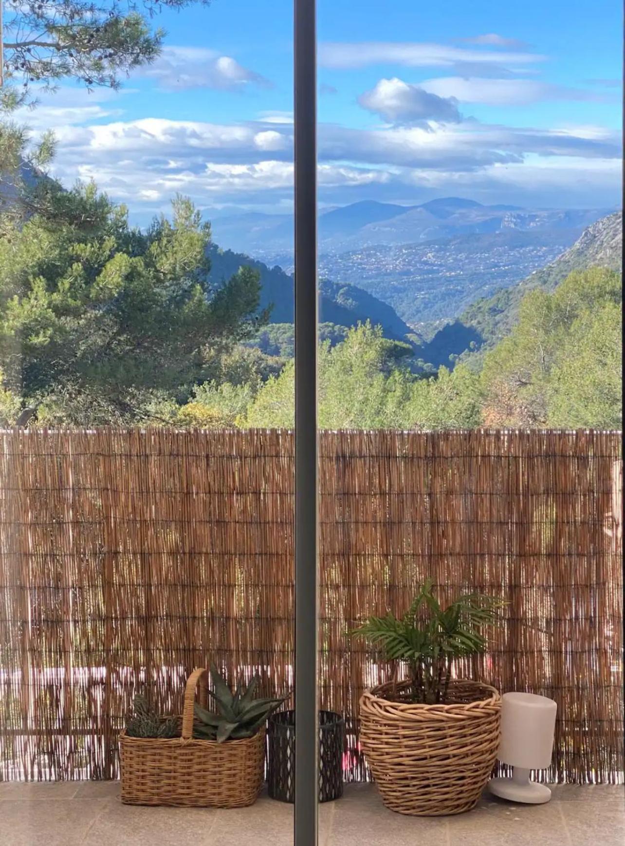 Cosy Studio With Garden And Free Parking - 라투르비 외부 사진