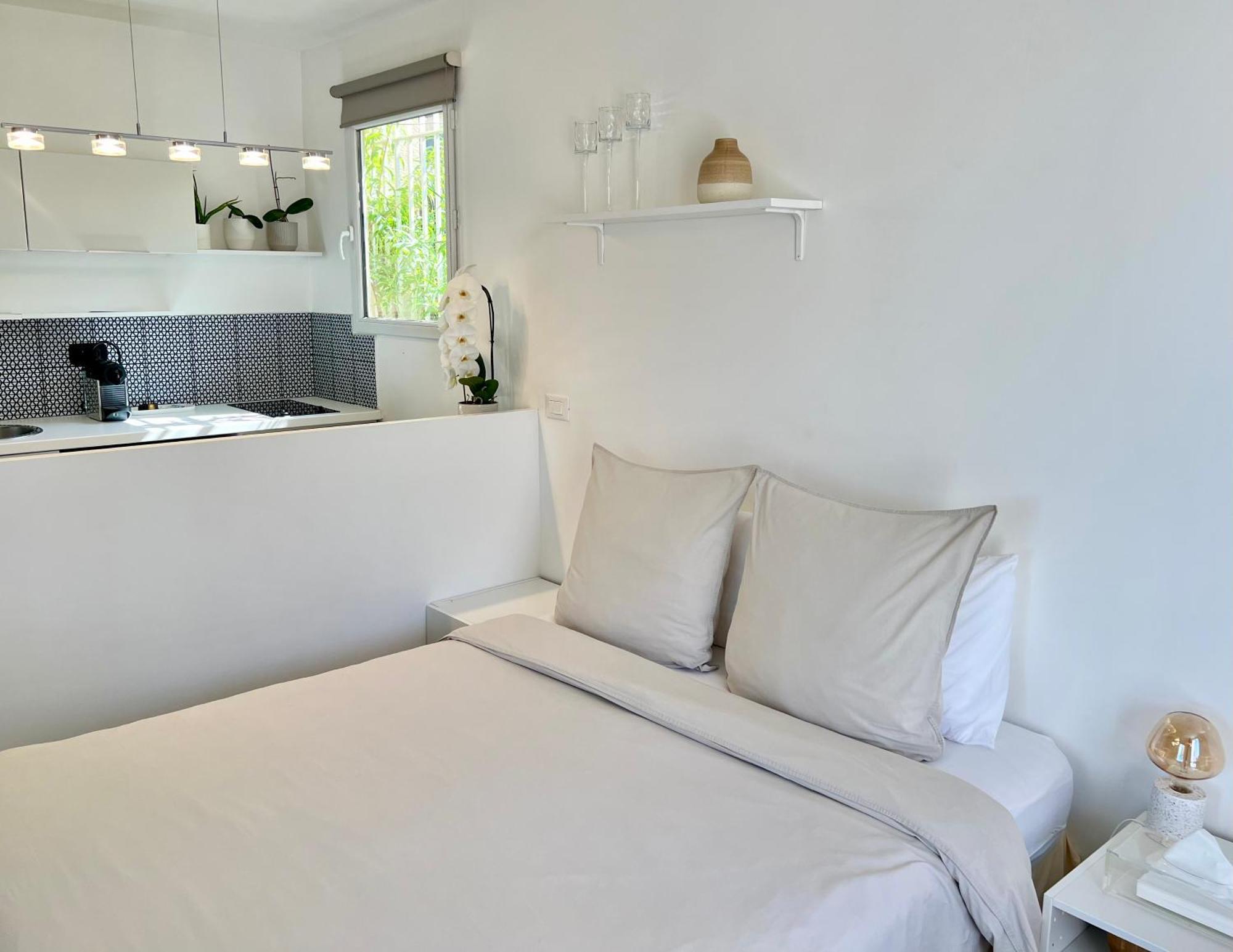 Cosy Studio With Garden And Free Parking - 라투르비 외부 사진