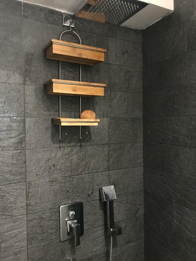 Cosy Studio With Garden And Free Parking - 라투르비 외부 사진